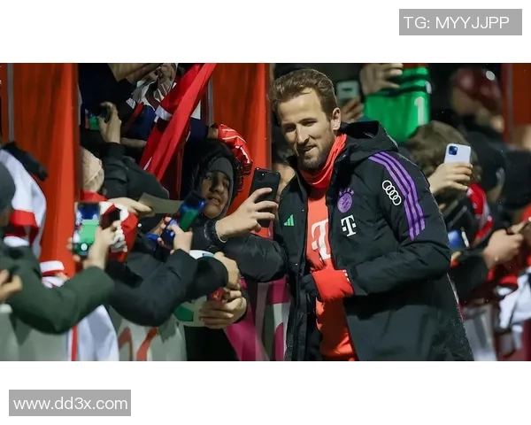 凯恩 controversial举动引发球迷热议 场上场下反响截然不同